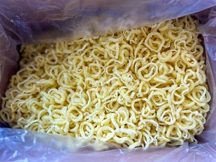 Кукурузные шарики со вкусом сыра: Луковые кольца 