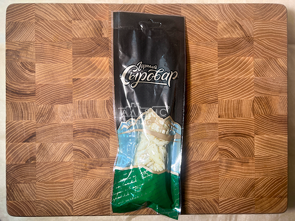 Сыр 100 гр ГОРНЫЙ СЫРОВАР (Косичка с укропом и чесноком) в Москве