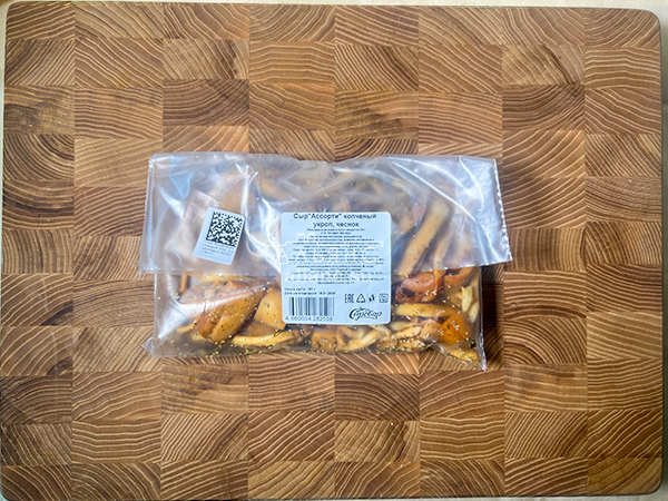 Сыр 150 гр ГОРНЫЙ СЫРОВАР (Ассорти копчёный с укропом и чесноком) в Москве