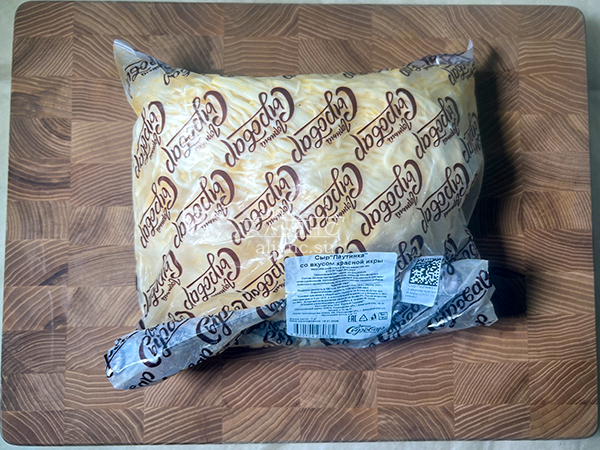 Сыр 1 кг ГОРНЫЙ СЫРОВАР (Паутинка со вкусом красной икры) в Москве