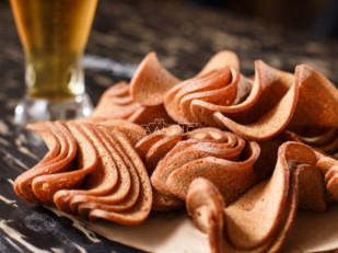 Снапсы с аджикой: Ресторанные гренки со вкусом стейка