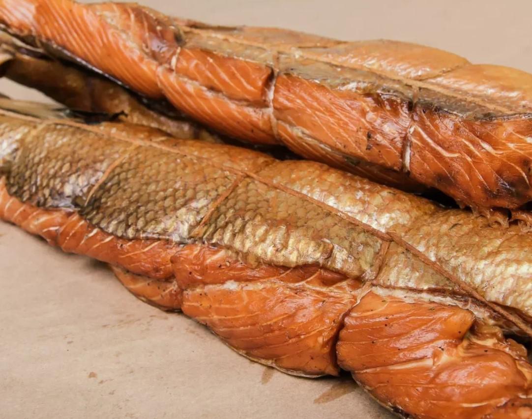 Рыба горячего и холодного копчения: какая полезнее и почему